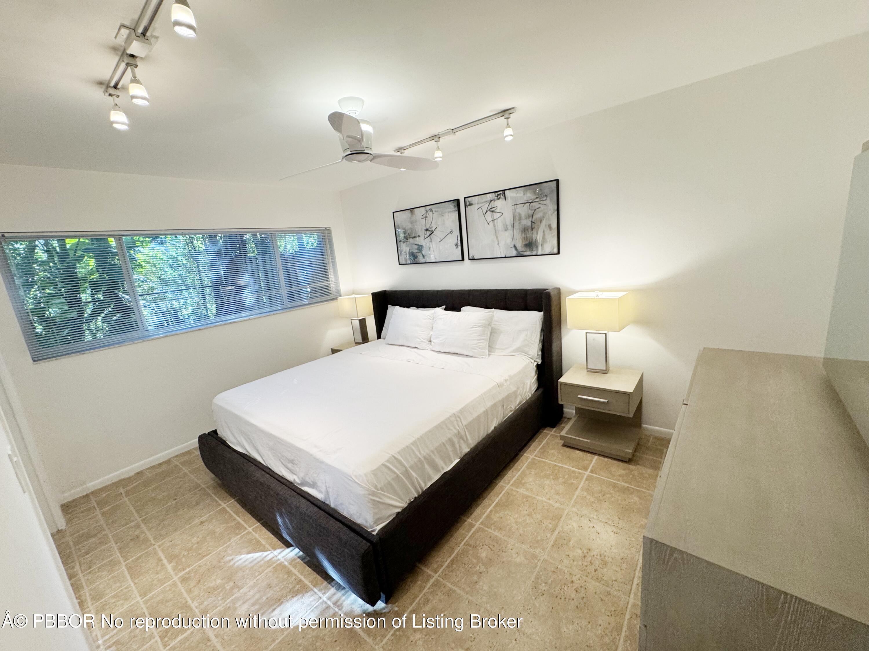 234 Oleander Avenue, Unit 2 Palm Beach, FL 33480 - Photo 4 of 18 Primary Bed