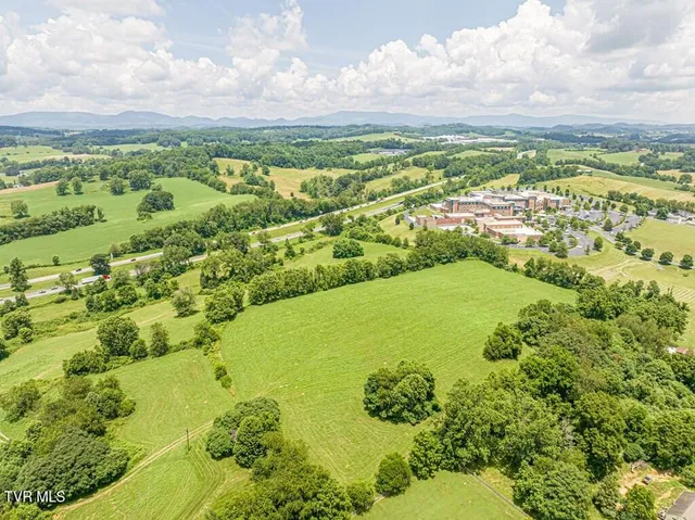 $1,200,000 | 25453 Lee Highway, Unit 1A, Abingdon, VA 24211