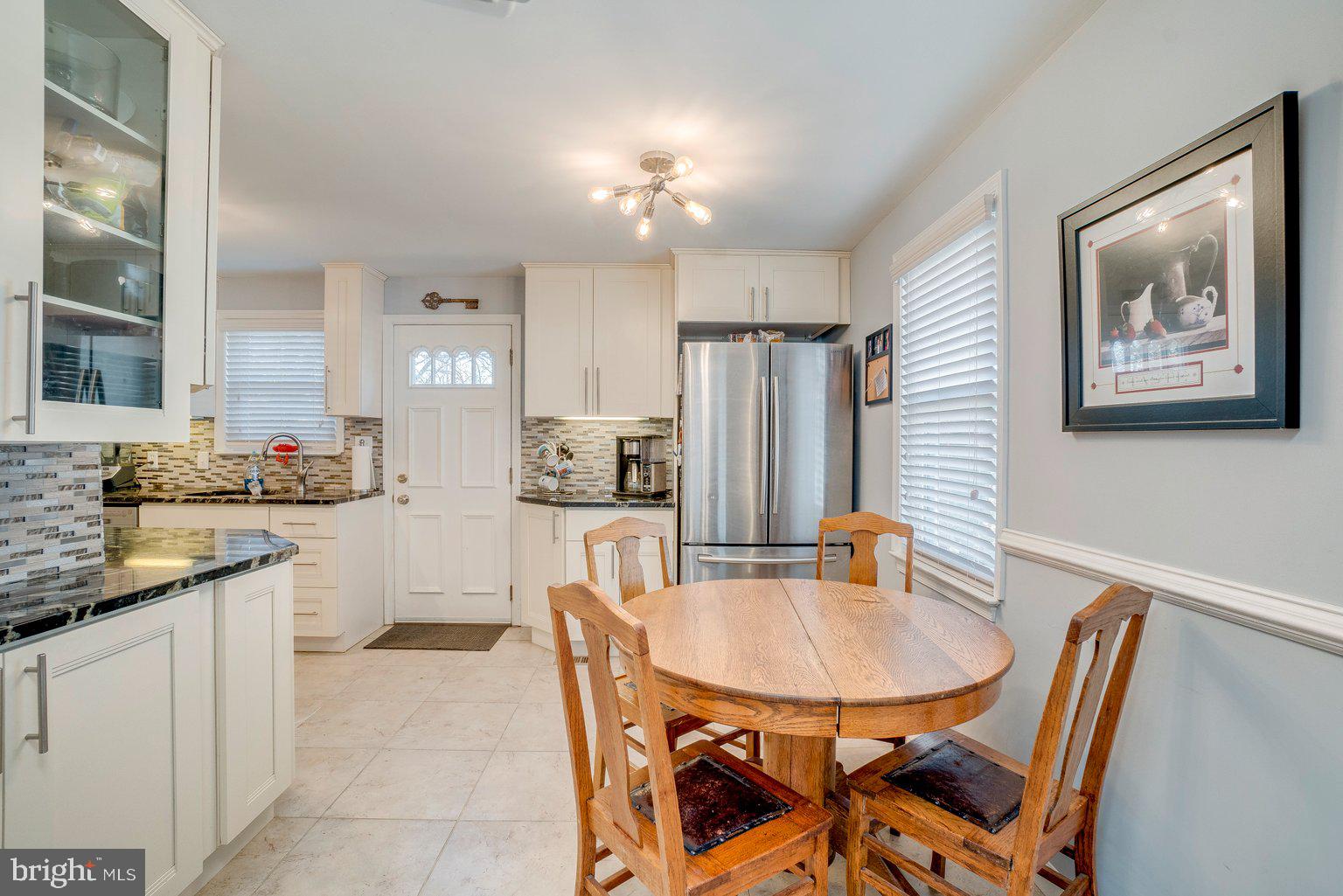 906 Olmstead Road Baltimore, MD 21208 - Photo 6 of 33
