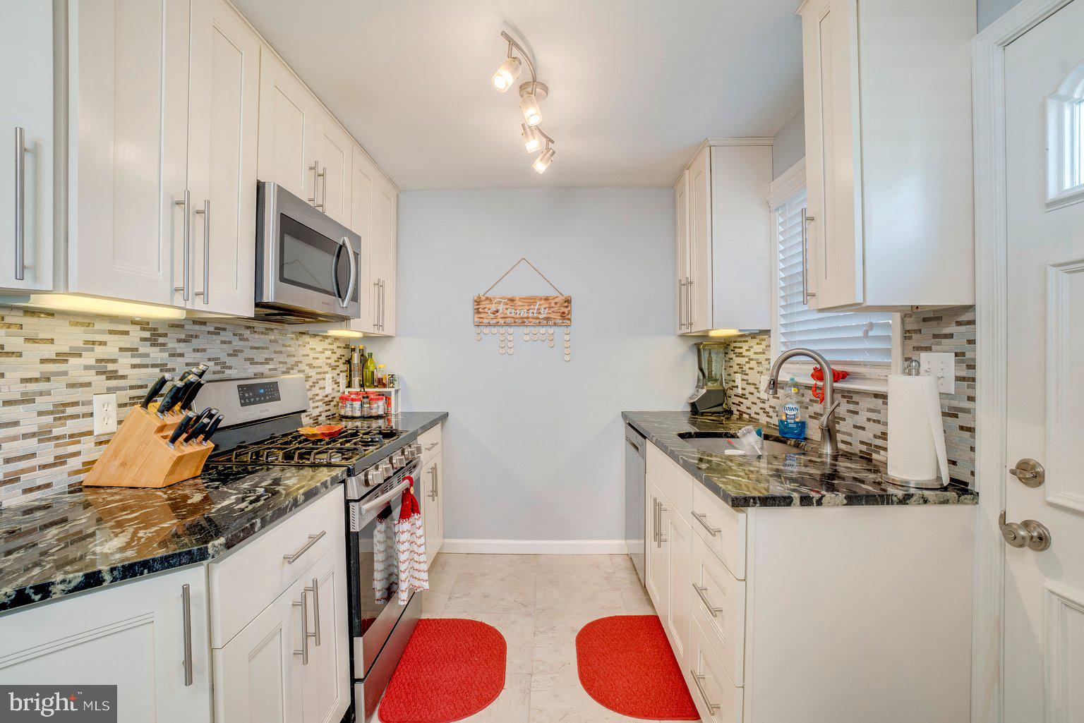 906 Olmstead Road Baltimore, MD 21208 - Photo 9 of 33