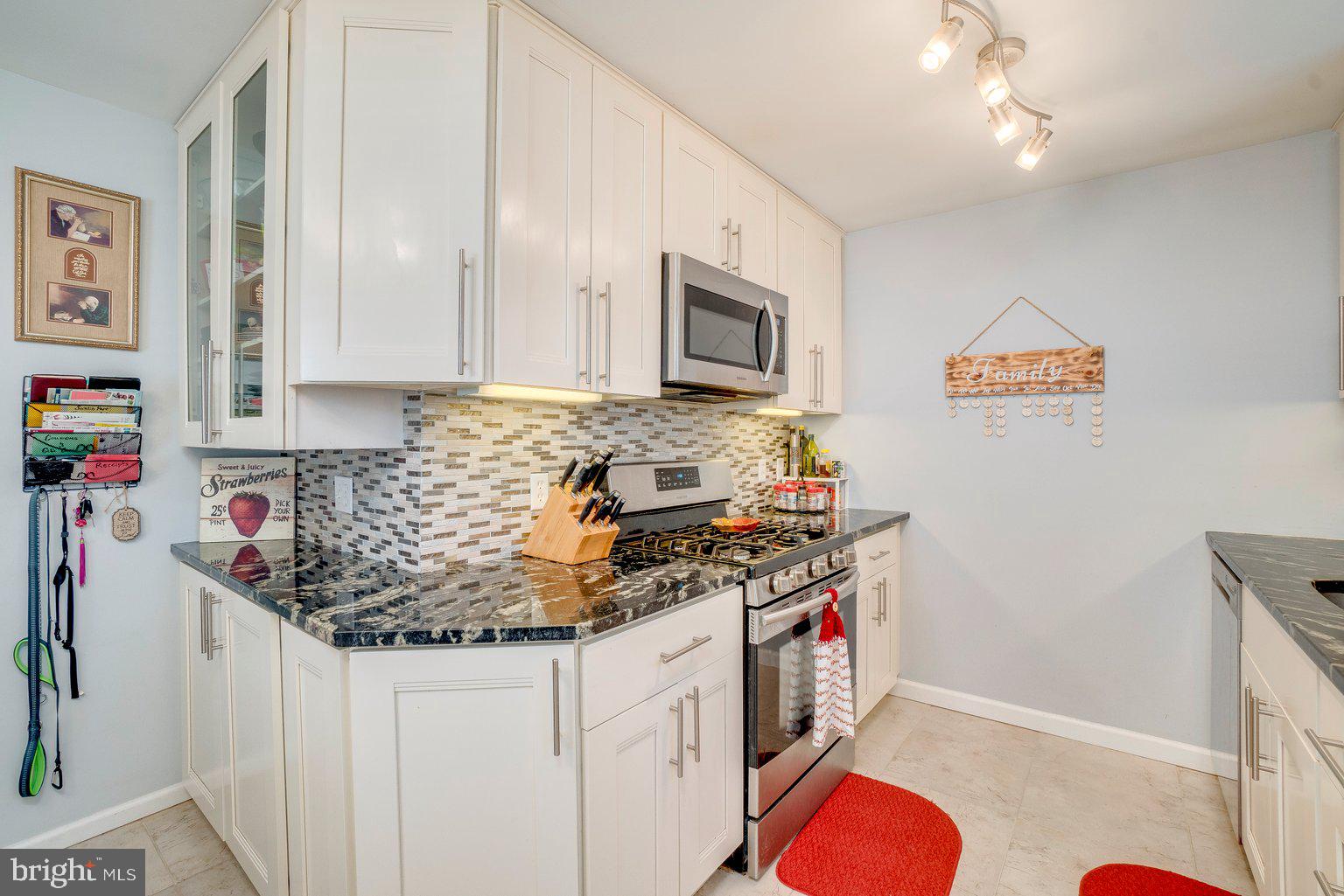 906 Olmstead Road Baltimore, MD 21208 - Photo 10 of 33