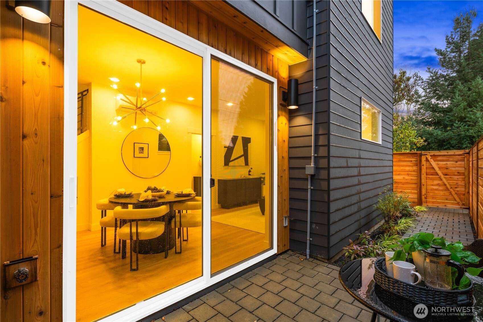 3417 48th Avenue Southwest Seattle, WA 98116 - Photo 15 of 40