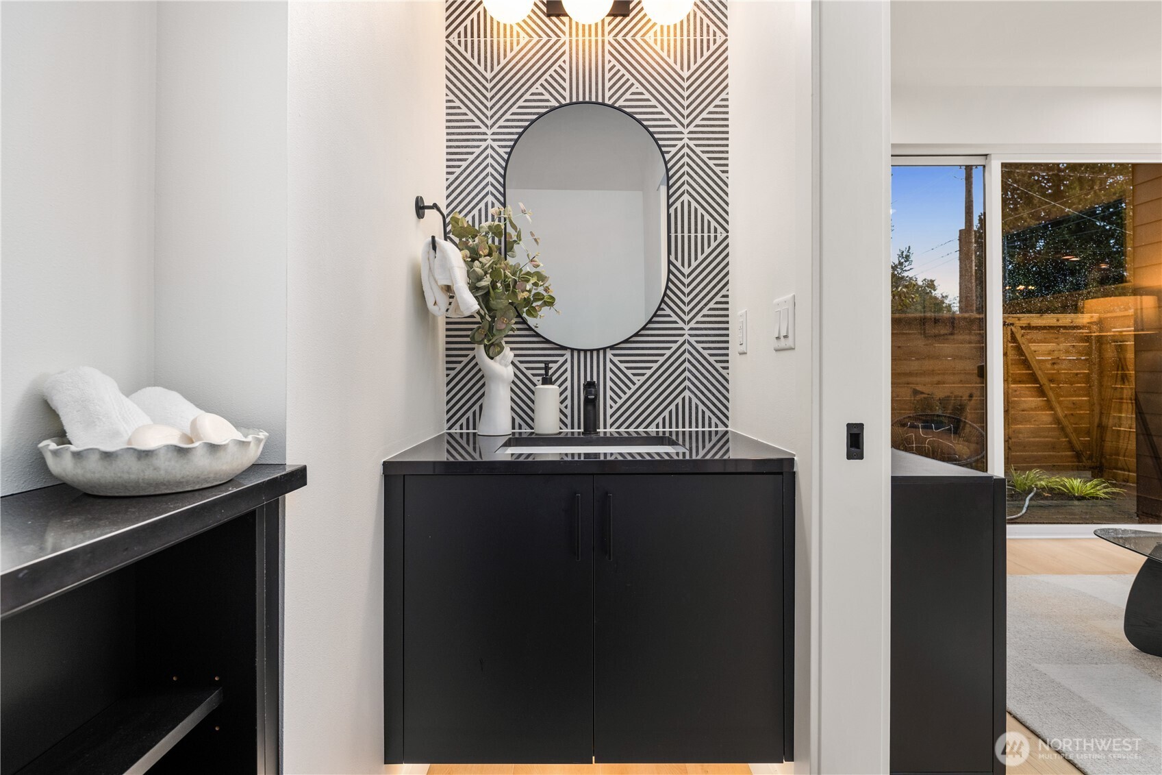 3417 48th Avenue Southwest Seattle, WA 98116 - Photo 17 of 40