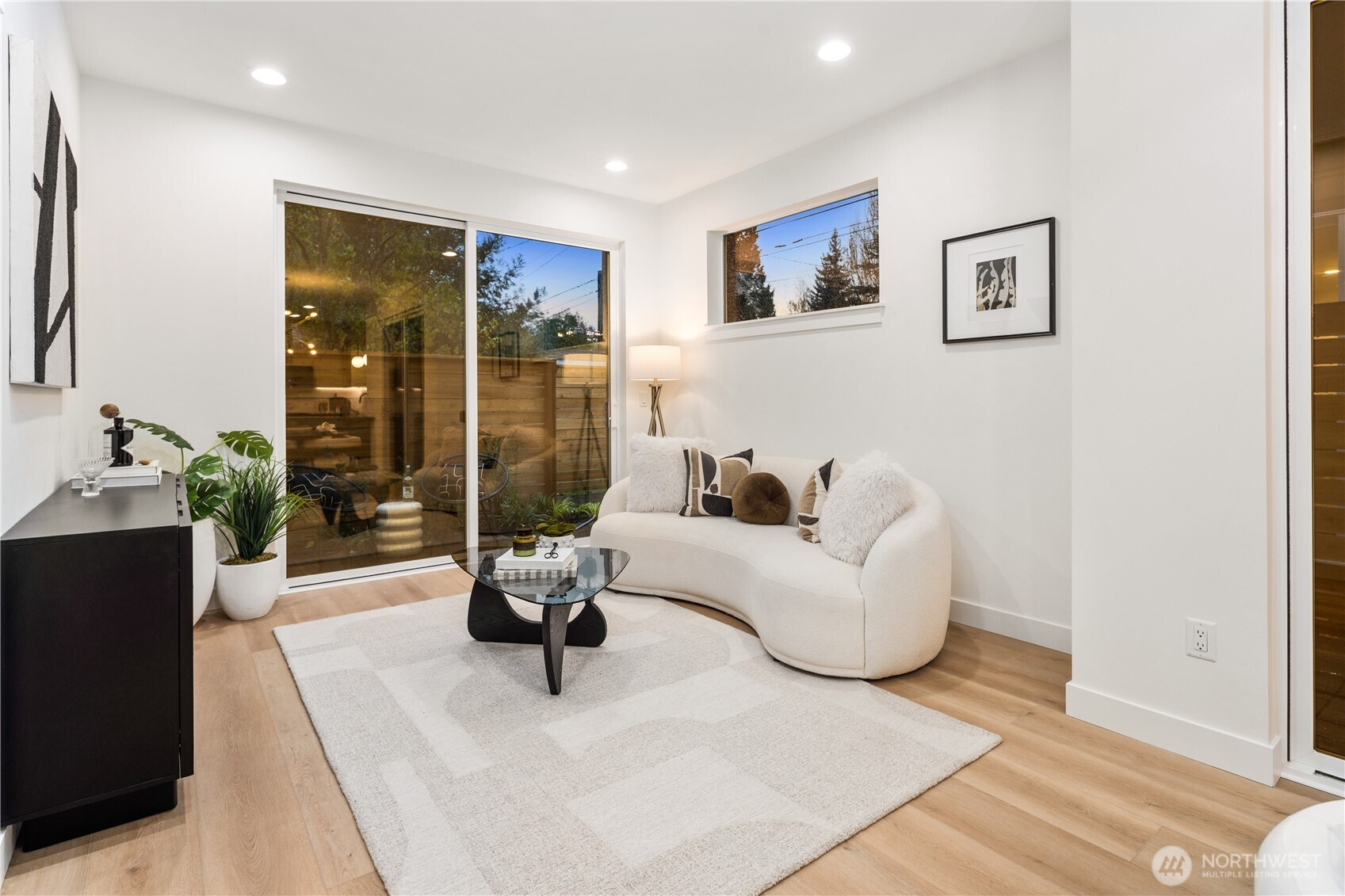 3417 48th Avenue Southwest Seattle, WA 98116 - Photo 19 of 40