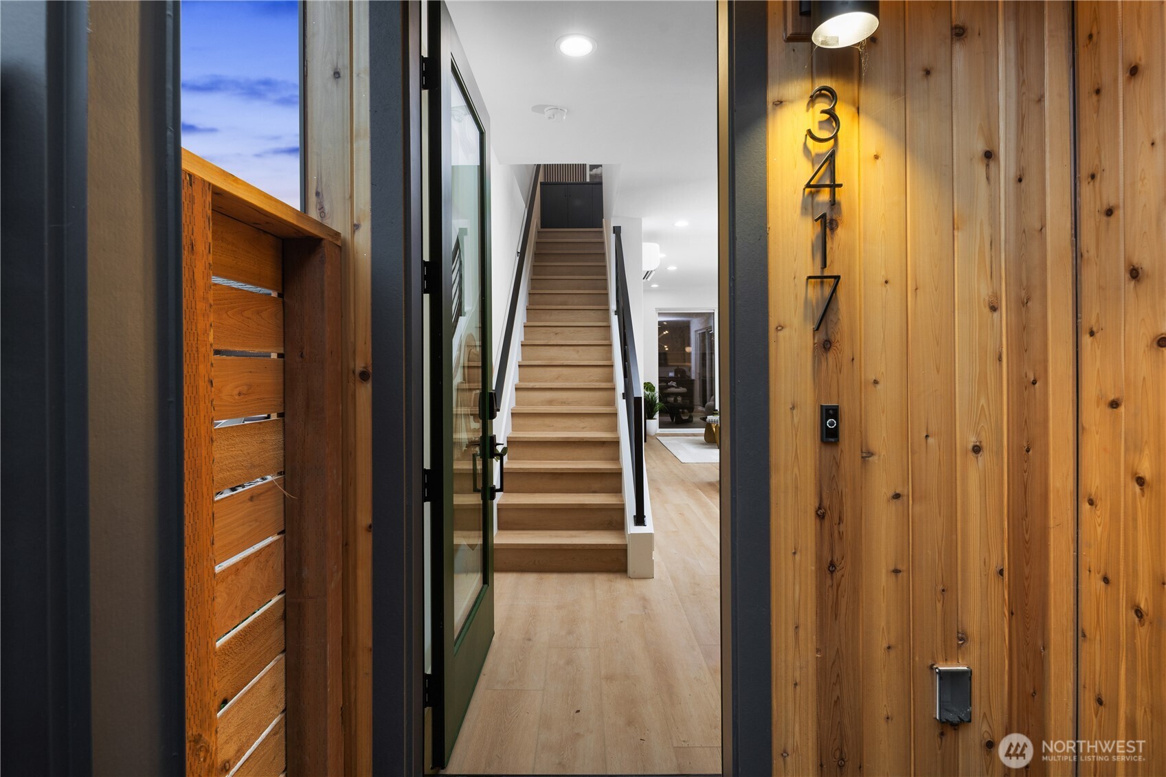 3417 48th Avenue Southwest Seattle, WA 98116 - Photo 2 of 39