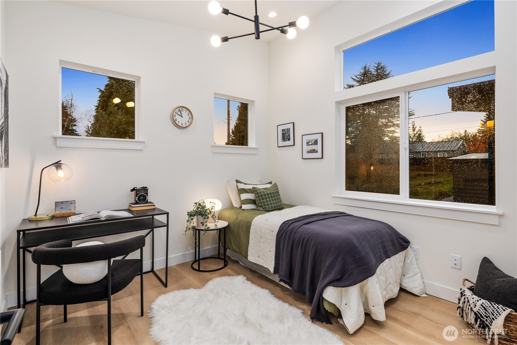 3417 48th Avenue Southwest Seattle, WA 98116 - Photo 25 of 39