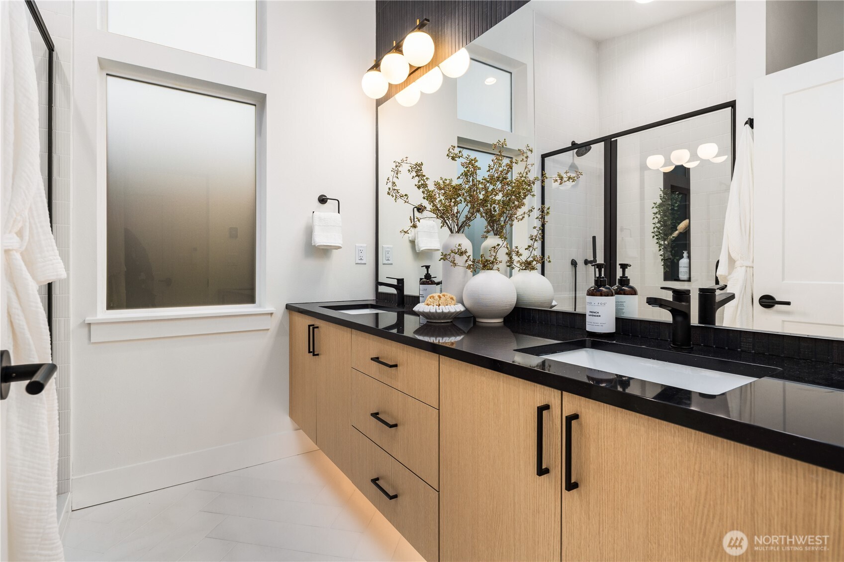 3417 48th Avenue Southwest Seattle, WA 98116 - Photo 36 of 40