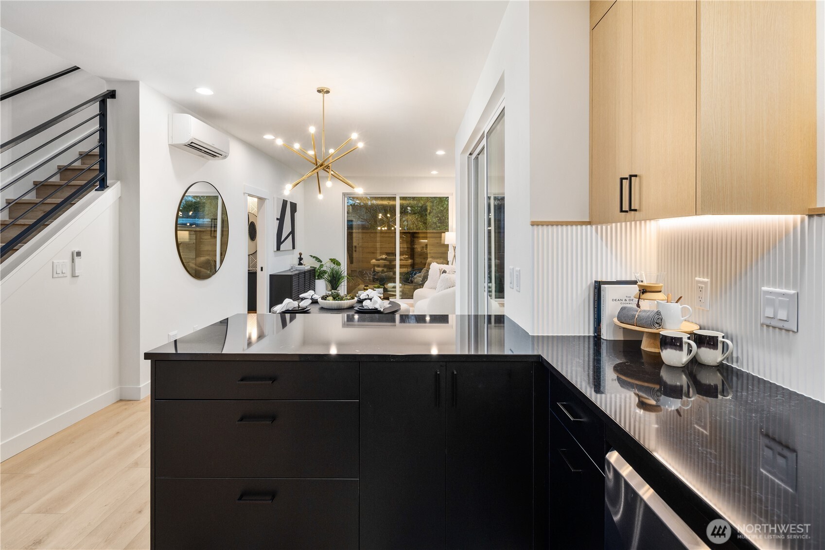 3417 48th Avenue Southwest Seattle, WA 98116 - Photo 9 of 39