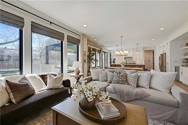 $1,250,000 | 5203 West 71st Terrace, Prairie Village, KS 66208