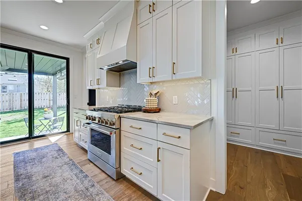 $1,250,000 | 5203 West 71st Terrace, Prairie Village, KS 66208
