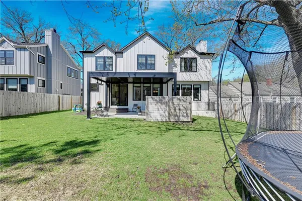 $1,250,000 | 5203 West 71st Terrace, Prairie Village, KS 66208