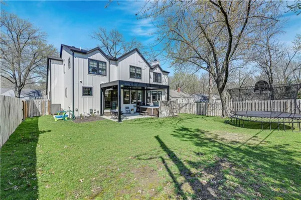 $1,250,000 | 5203 West 71st Terrace, Prairie Village, KS 66208