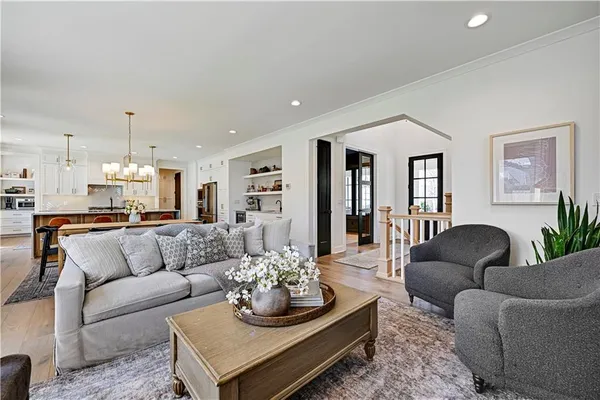 $1,250,000 | 5203 West 71st Terrace, Prairie Village, KS 66208