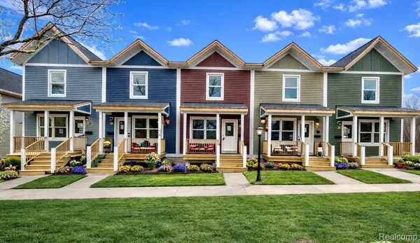 $230,000 | 221 North Grove Street, Unit 6, Ypsilanti, MI 48198