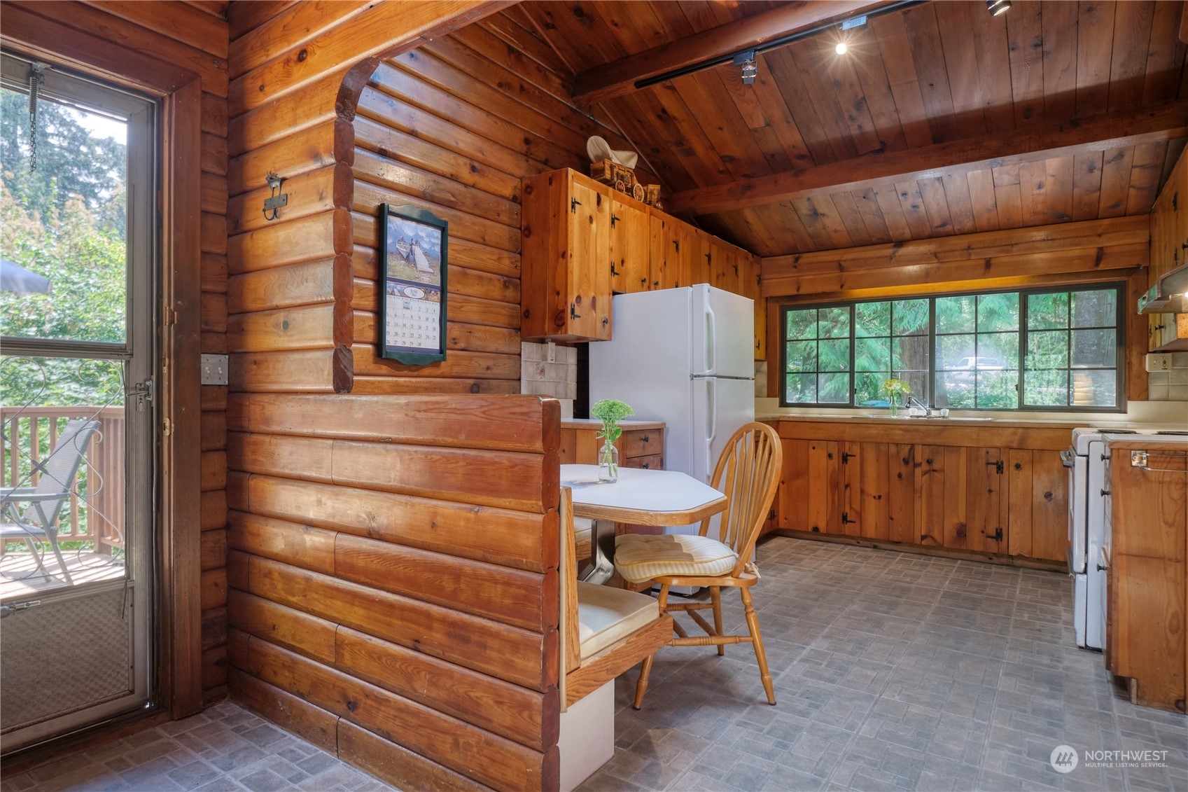 276 Elizabeth Drive Point Roberts, WA 98281 - Photo 7 of 33 Gallery Image 7