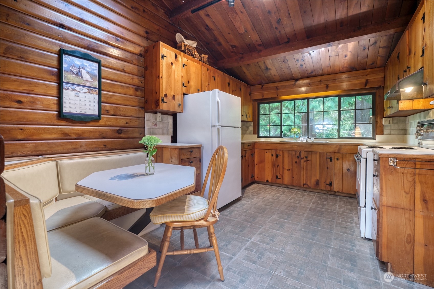 276 Elizabeth Drive Point Roberts, WA 98281 - Photo 8 of 33 Gallery Image 8