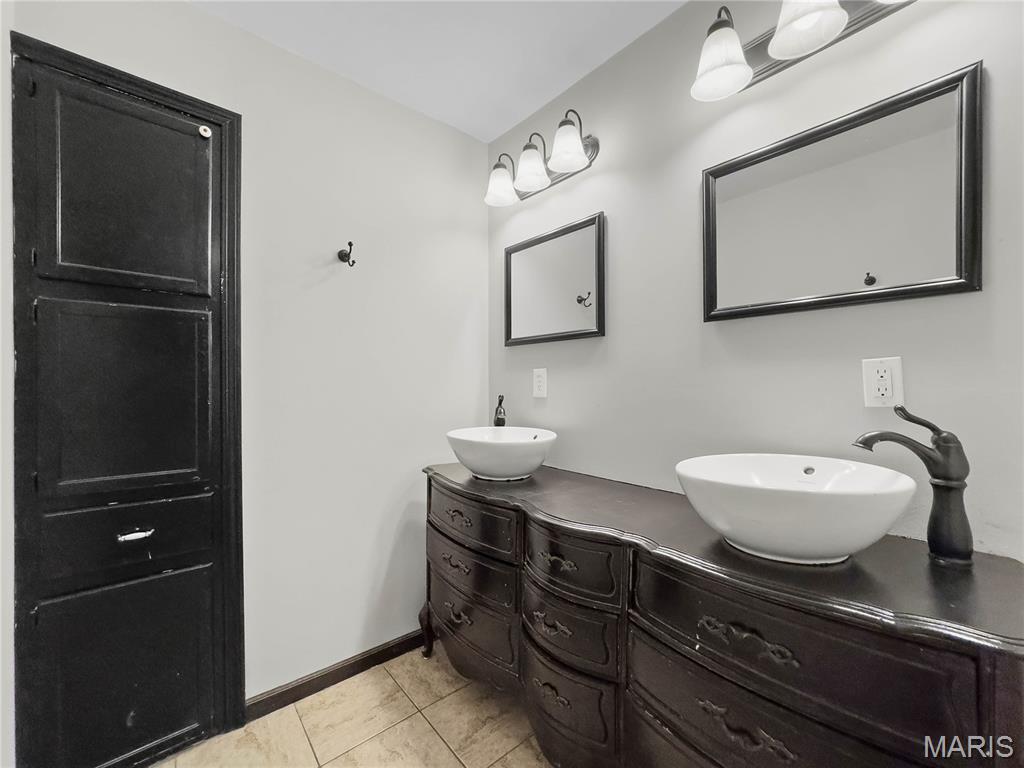 5063 Rock Road Waterloo, IL 62298 - Photo 36 of 85