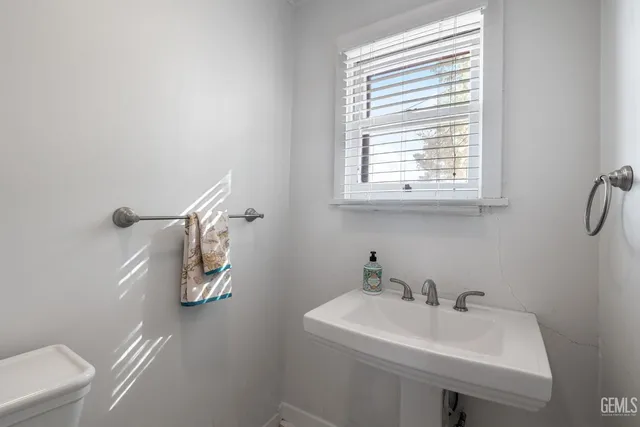 $299,000 | Undisclosed Address, Taft, CA 93268