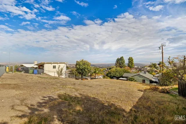 $299,000 | Undisclosed Address, Taft, CA 93268