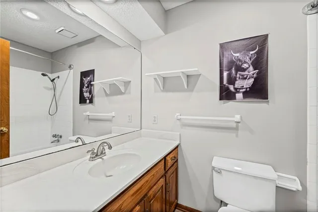 $255,000 | 10812 West 116th Street, Overland Park, KS 66210