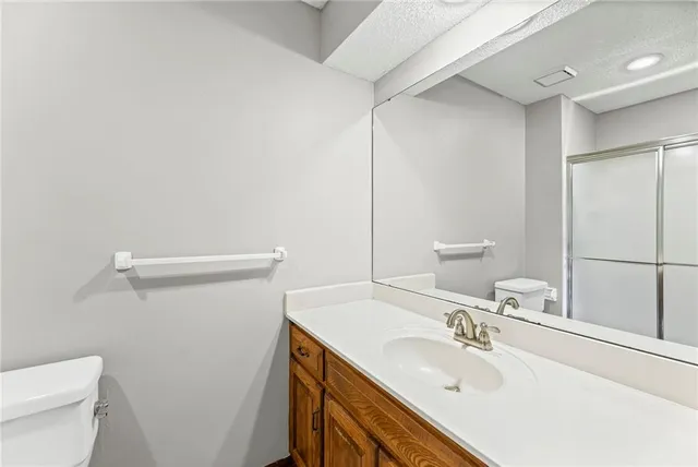 $255,000 | 10812 West 116th Street, Overland Park, KS 66210