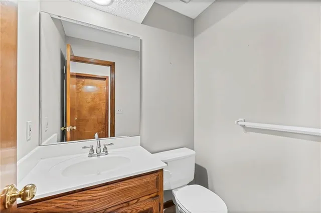 $255,000 | 10812 West 116th Street, Overland Park, KS 66210