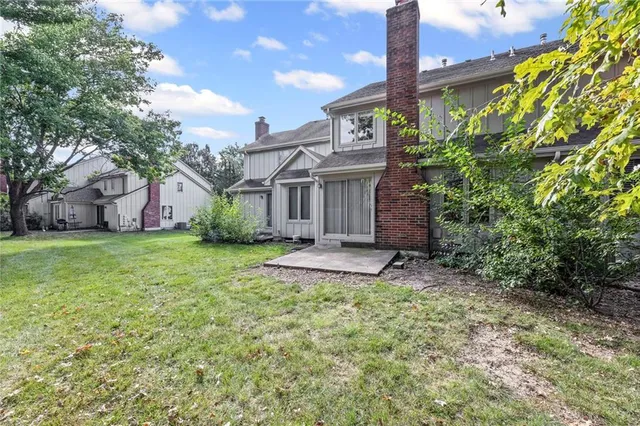 $255,000 | 10812 West 116th Street, Overland Park, KS 66210