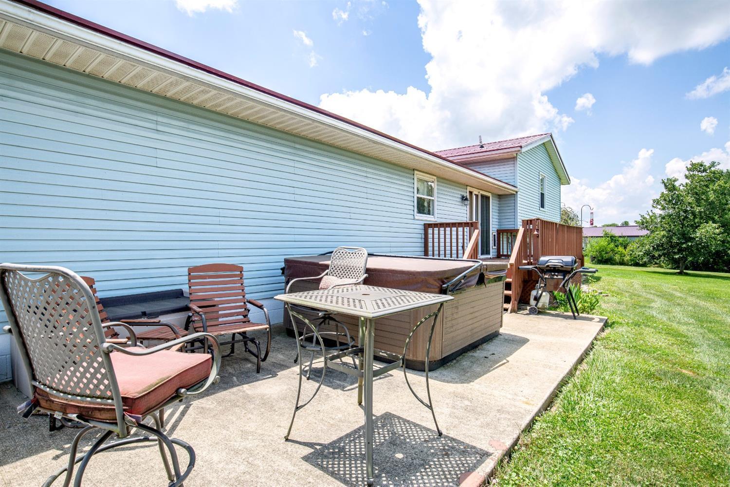 1352 Lebanon Road Clarksville, OH 45113 - Photo 24 of 33