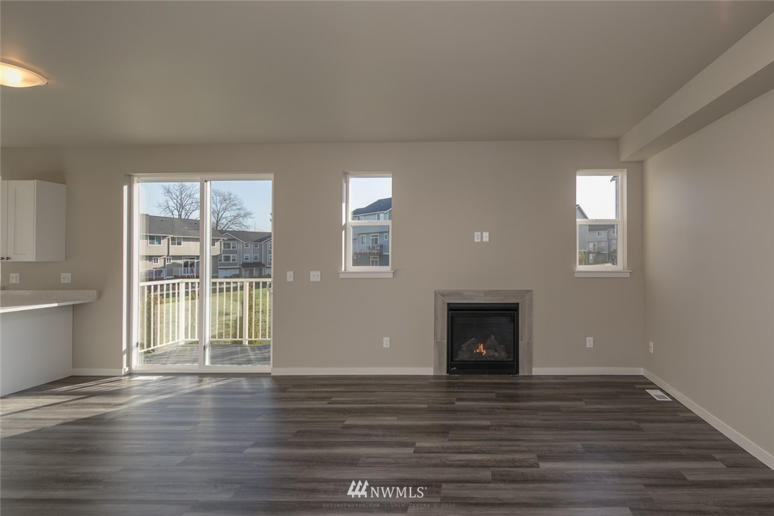 2071 Roxy Loop Ferndale, WA 98248 - Photo 3 of 32 Gallery Image 3