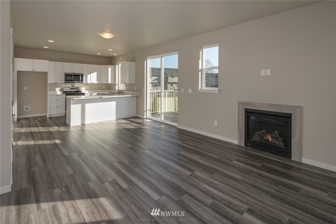 2071 Roxy Loop Ferndale, WA 98248 - Photo 5 of 32 Gallery Image 5