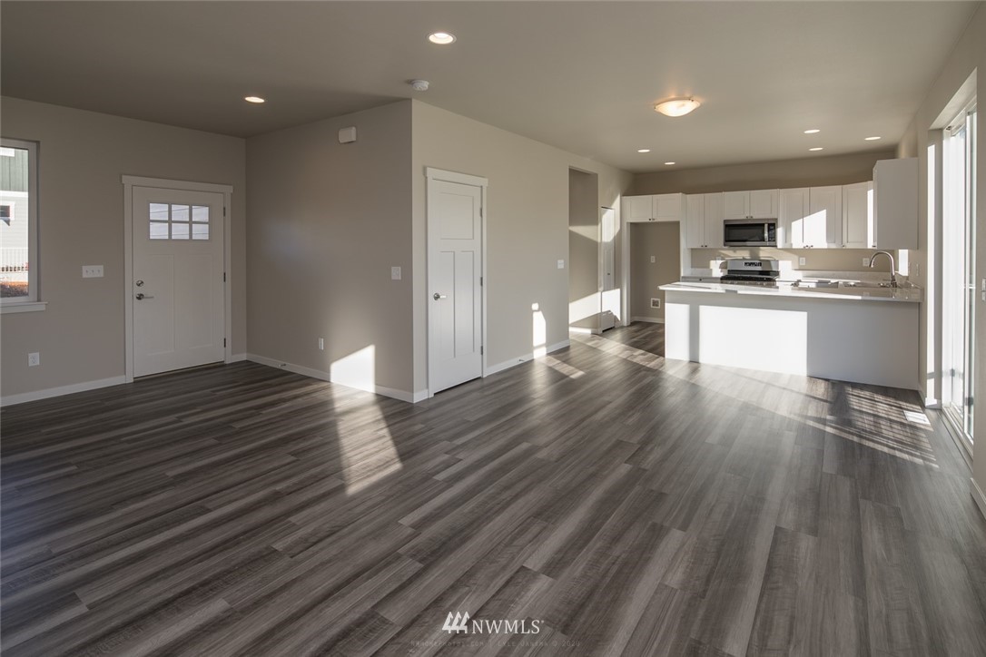 2071 Roxy Loop Ferndale, WA 98248 - Photo 6 of 32 Gallery Image 6