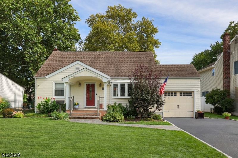 525 Princeton Road Linden, NJ 07036 - Photo 1 of 36 Gallery Image 1