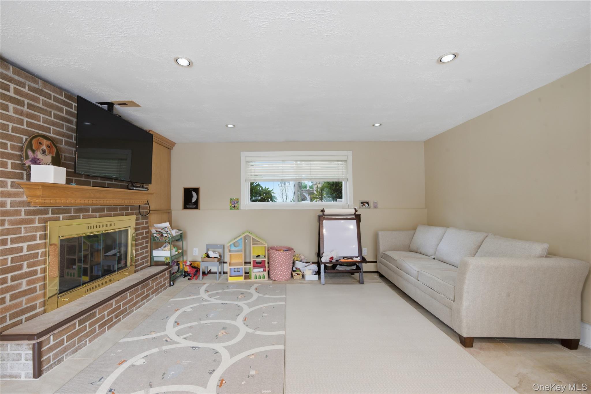 12 Alice Lane Commack, NY 11725 - Photo 22 of 38 Gallery Image 22