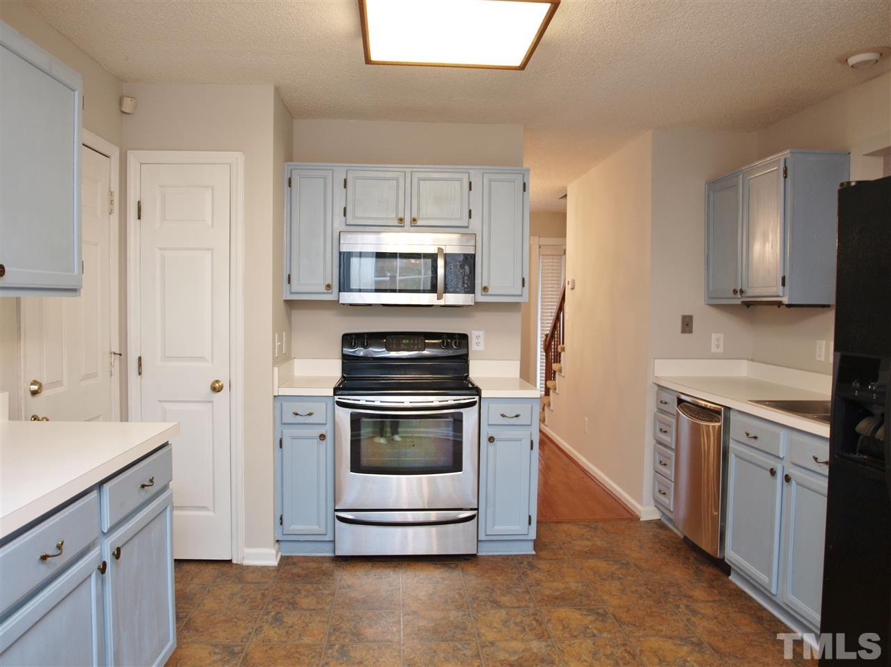 4208 Chelsford Place Raleigh, NC 27604 - Photo 7 of 18
