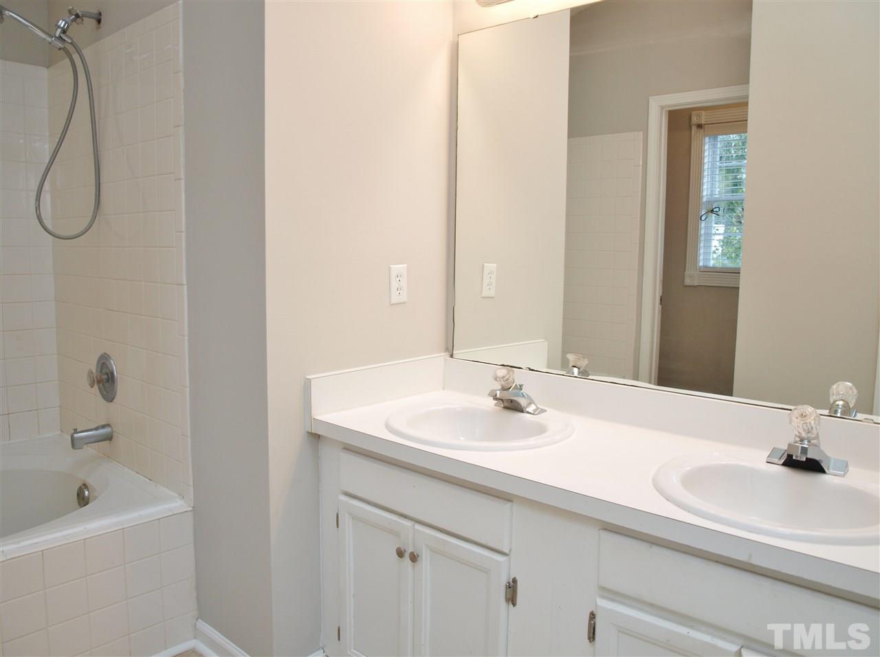 4208 Chelsford Place Raleigh, NC 27604 - Photo 10 of 18
