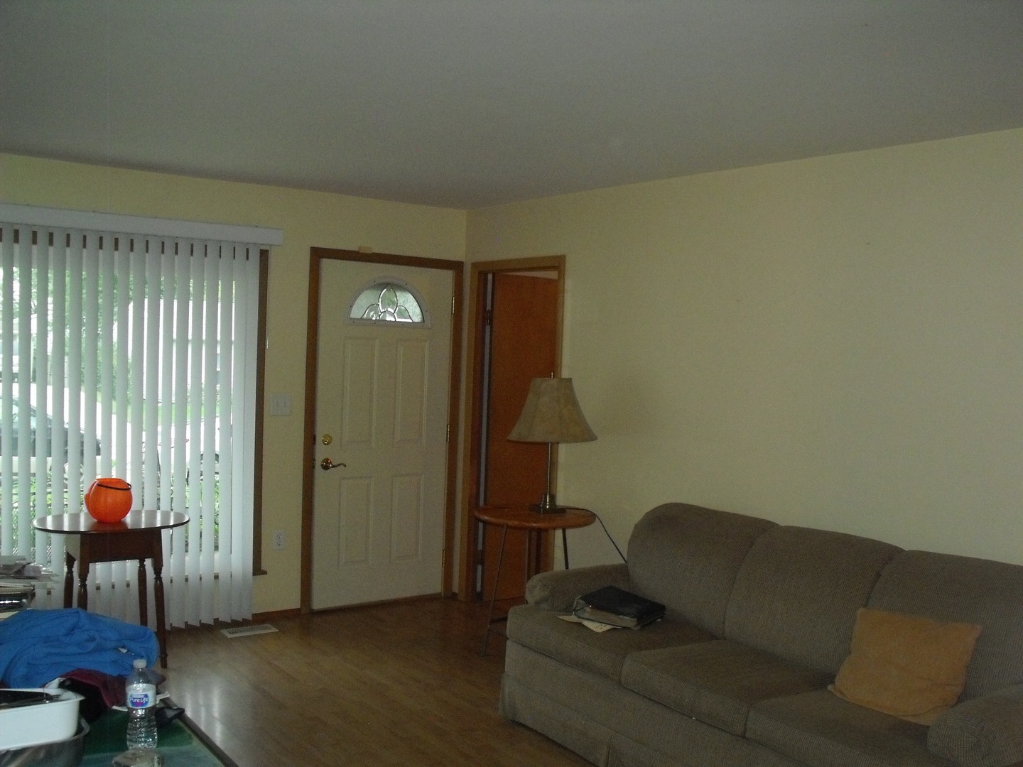 419 Tallman Avenue Romeoville, IL 60446 - Photo 6 of 10 a living room with furniture and a window