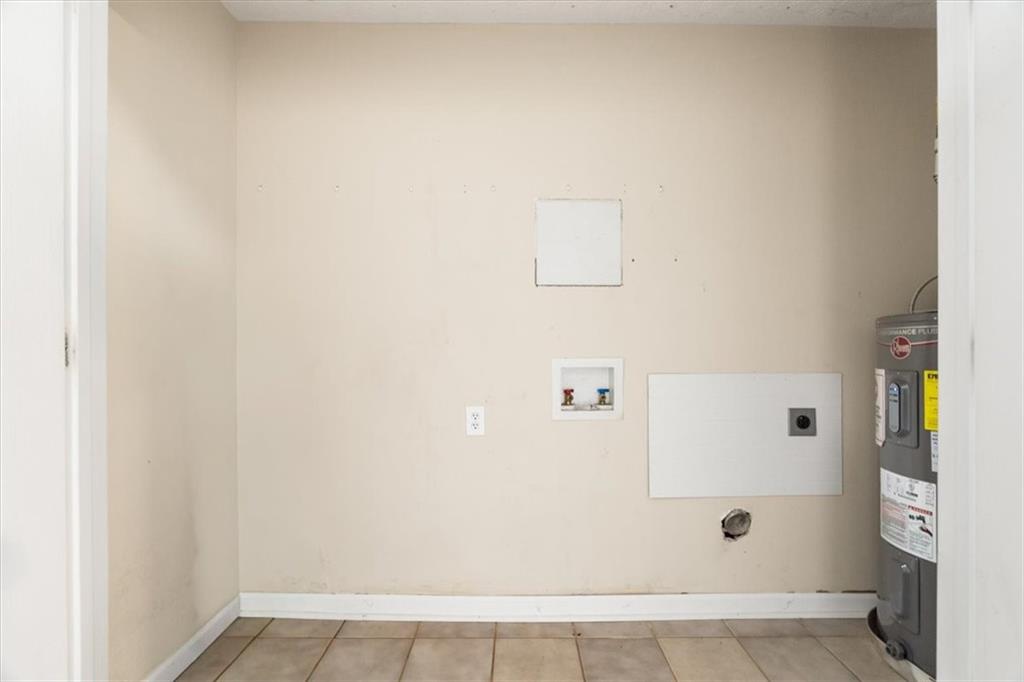 1022 Miss Amber Way Locust Grove, GA 30248 - Photo 30 of 43 a view of bathroom with shower