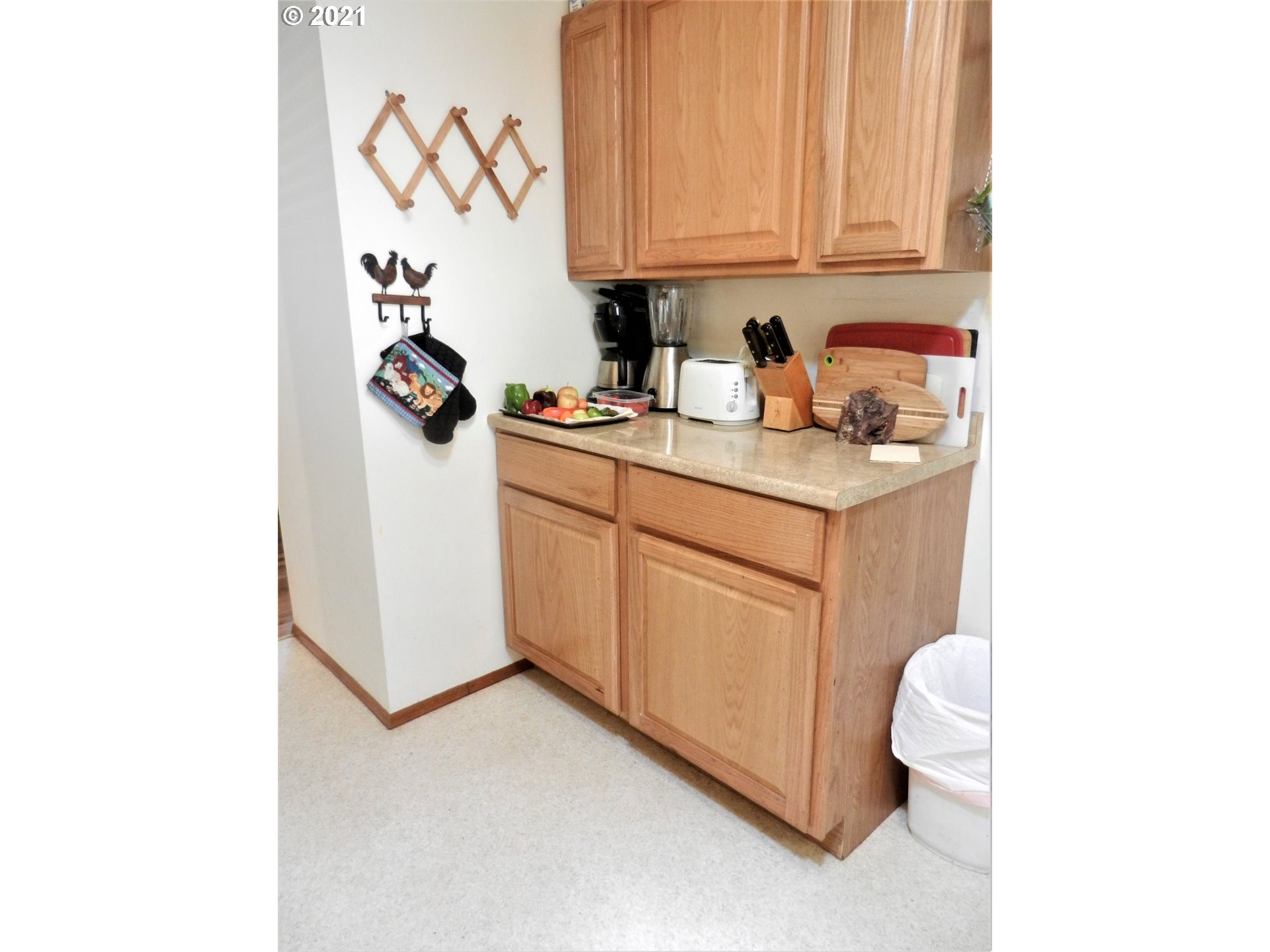 1399 Umpqua Road Woodburn, OR 97071 - Photo 8 of 29 Gallery Image 8