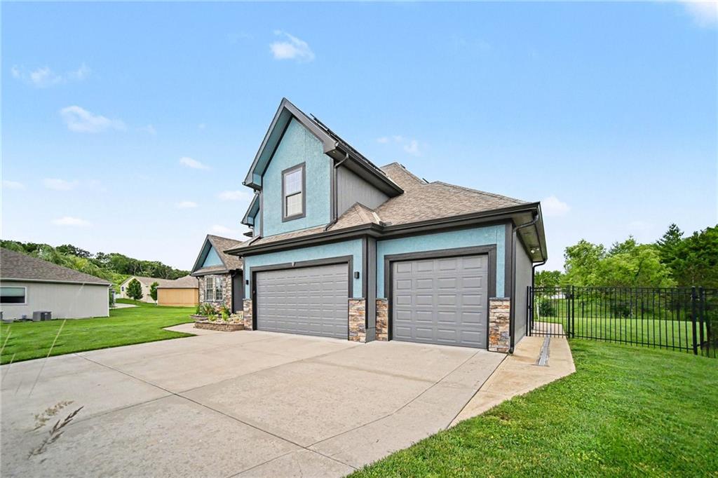 3221 South Mize Ridge Court Independence, MO 64057 - Photo 3 of 38