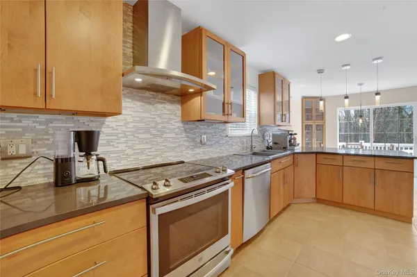 $765,000 | 113 Hitching Post Lane, Yorktown Heights, NY 10598