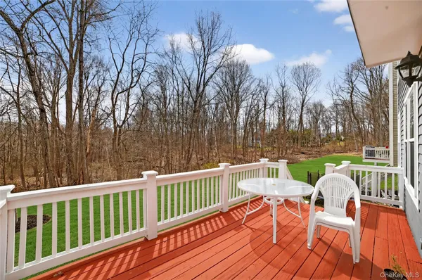 $765,000 | 113 Hitching Post Lane, Yorktown Heights, NY 10598