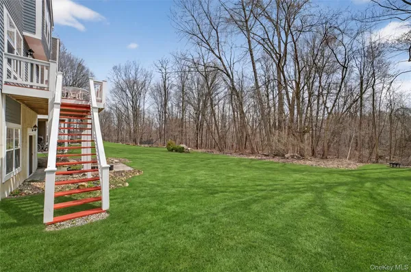 $765,000 | 113 Hitching Post Lane, Yorktown Heights, NY 10598