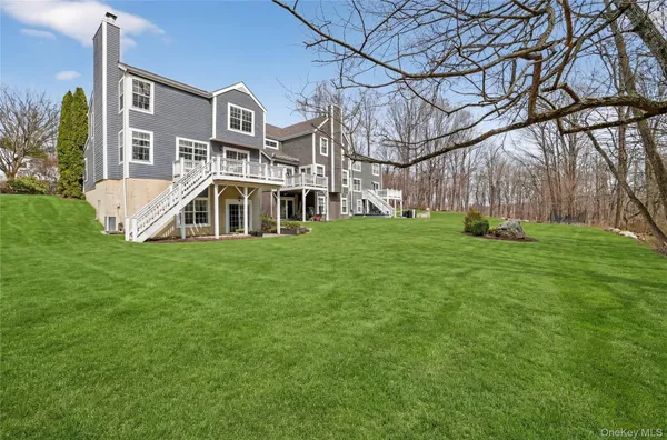 $765,000 | 113 Hitching Post Lane, Yorktown Heights, NY 10598