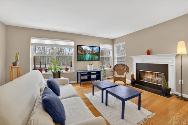$765,000 | 113 Hitching Post Lane, Yorktown Heights, NY 10598
