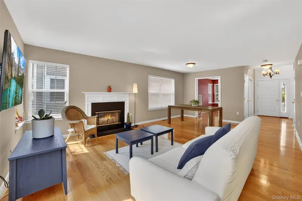 $765,000 | 113 Hitching Post Lane, Yorktown Heights, NY 10598