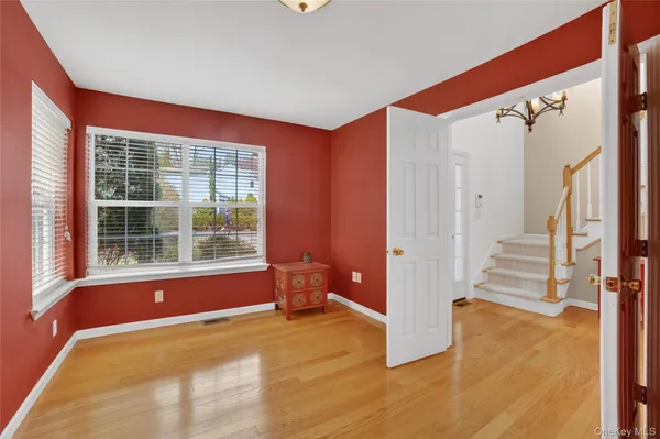 $765,000 | 113 Hitching Post Lane, Yorktown Heights, NY 10598