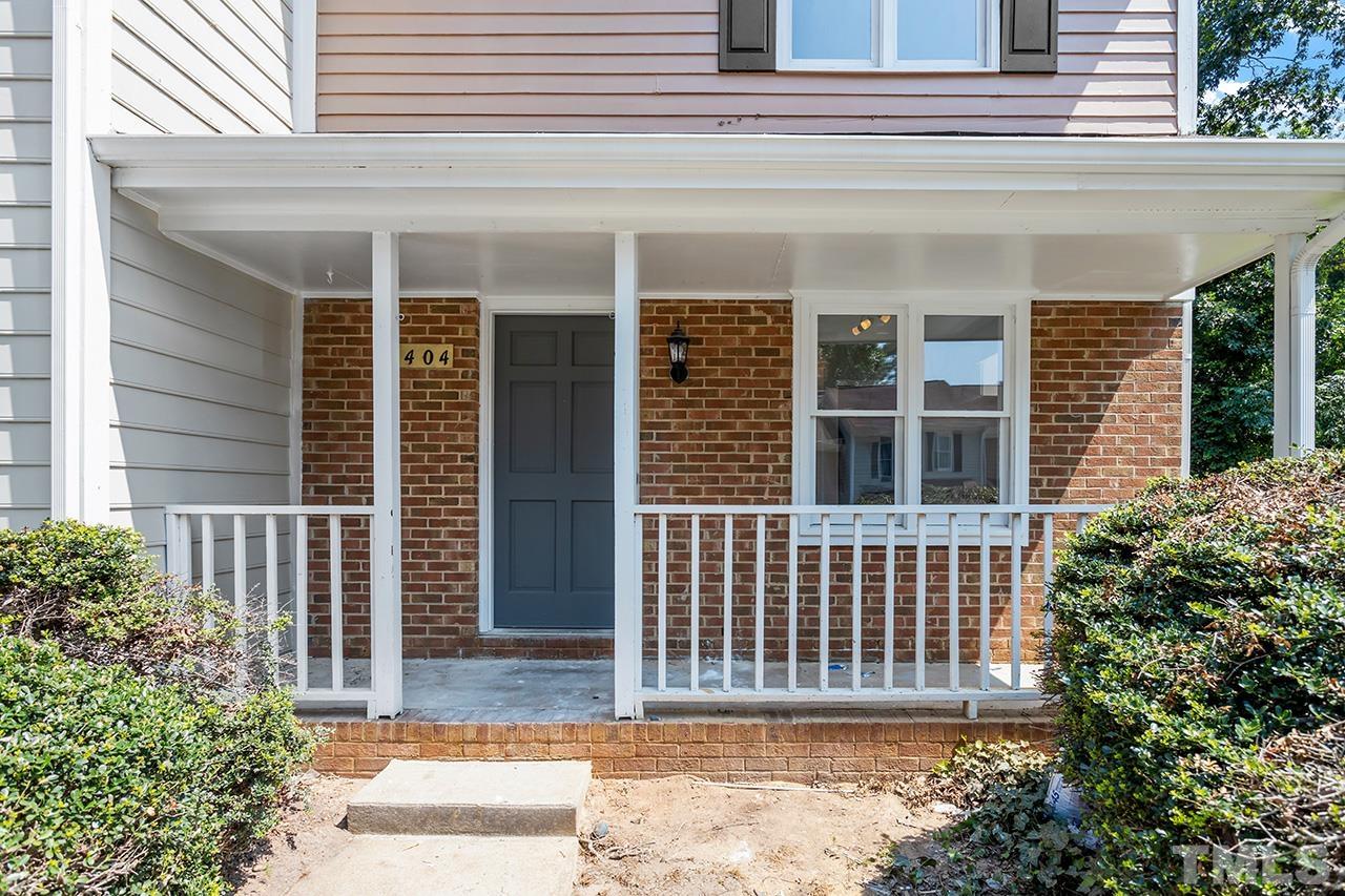1404 Kent Road Raleigh, NC 27606 - Photo 28 of 28 front view of a house