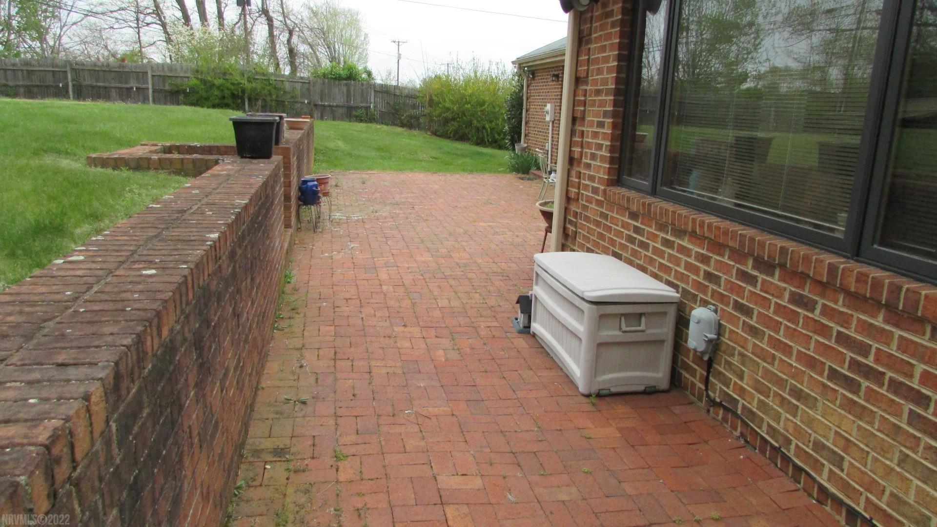 7809 Brandon Road Radford, VA 24141 - Photo 8 of 48 Gallery Image 8