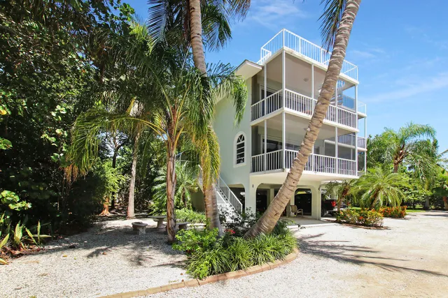 $1,300,000 | 141 Aregood Lane, Unit C1, Islamorada, FL 33036