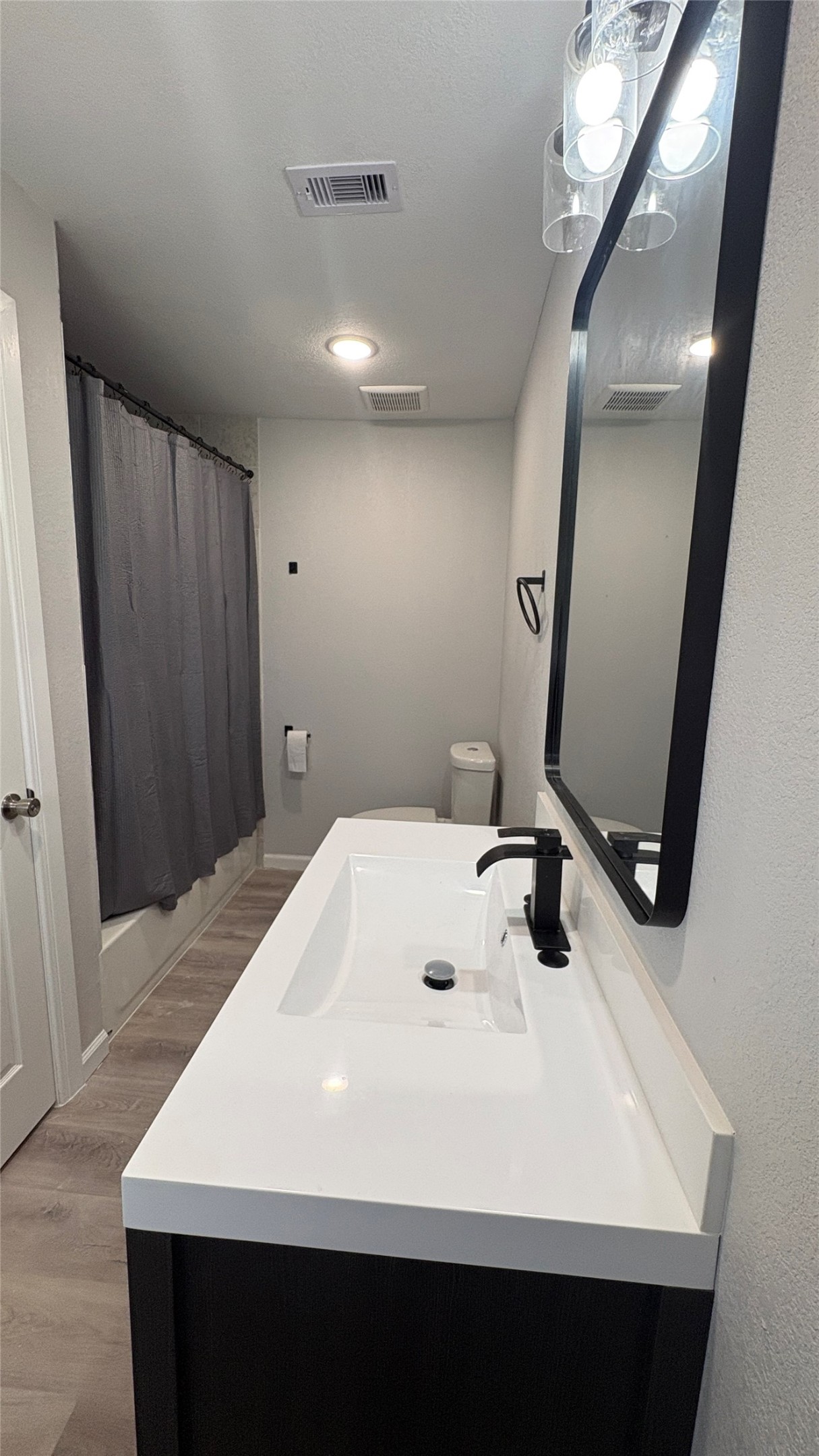 2006 Jones Road Freeport, TX 77541 - Photo 6 of 9 Primary bathroom.